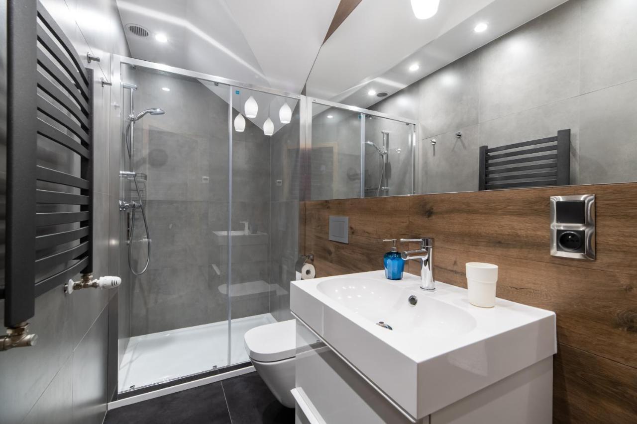 Neo Unique & Bright Apartments, Free Parking, 15Min Old Town & Kazimierz - By Homelike Krakow Bagian luar foto